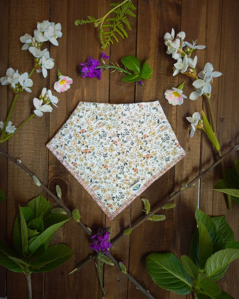 Tiny Floral    Bandanna Bib