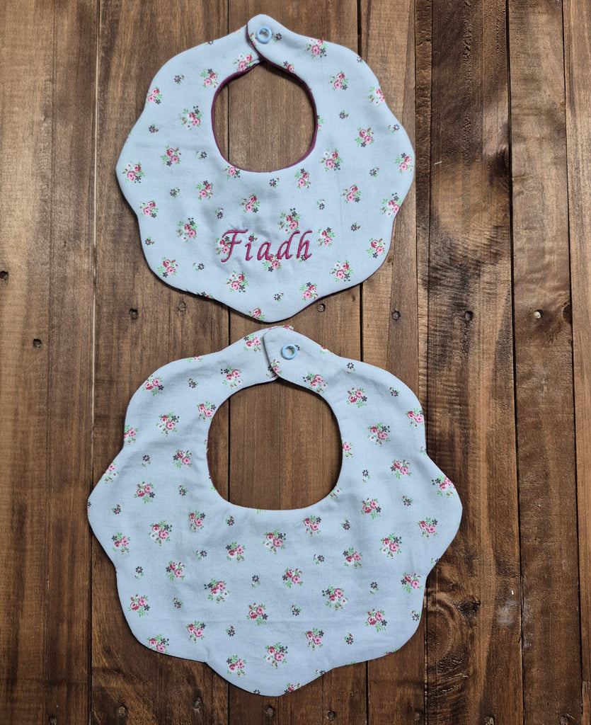 Scalloped  Floral  Bib