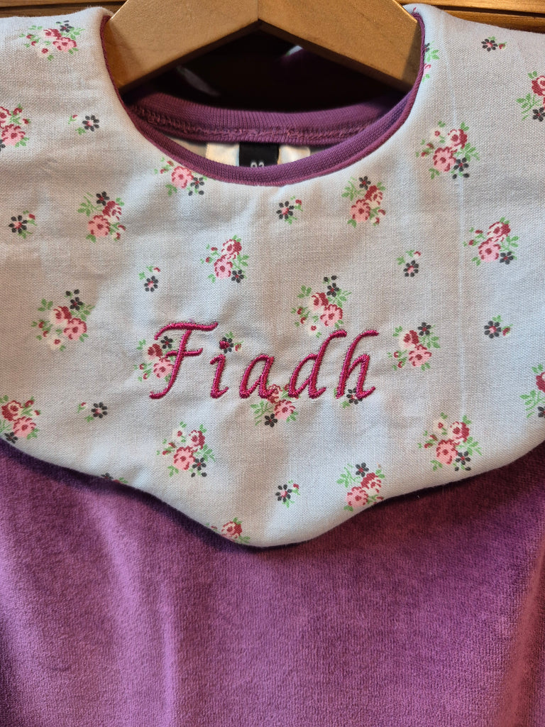 Scalloped  Floral  Bib