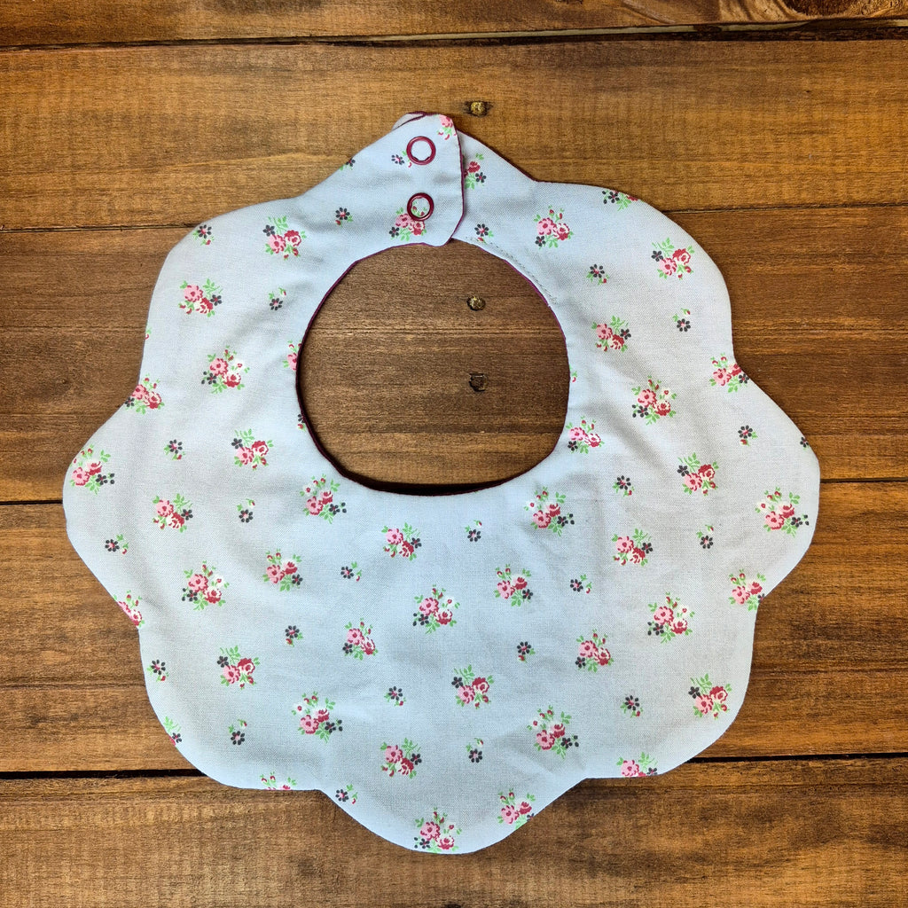 Scalloped  Floral  Bib
