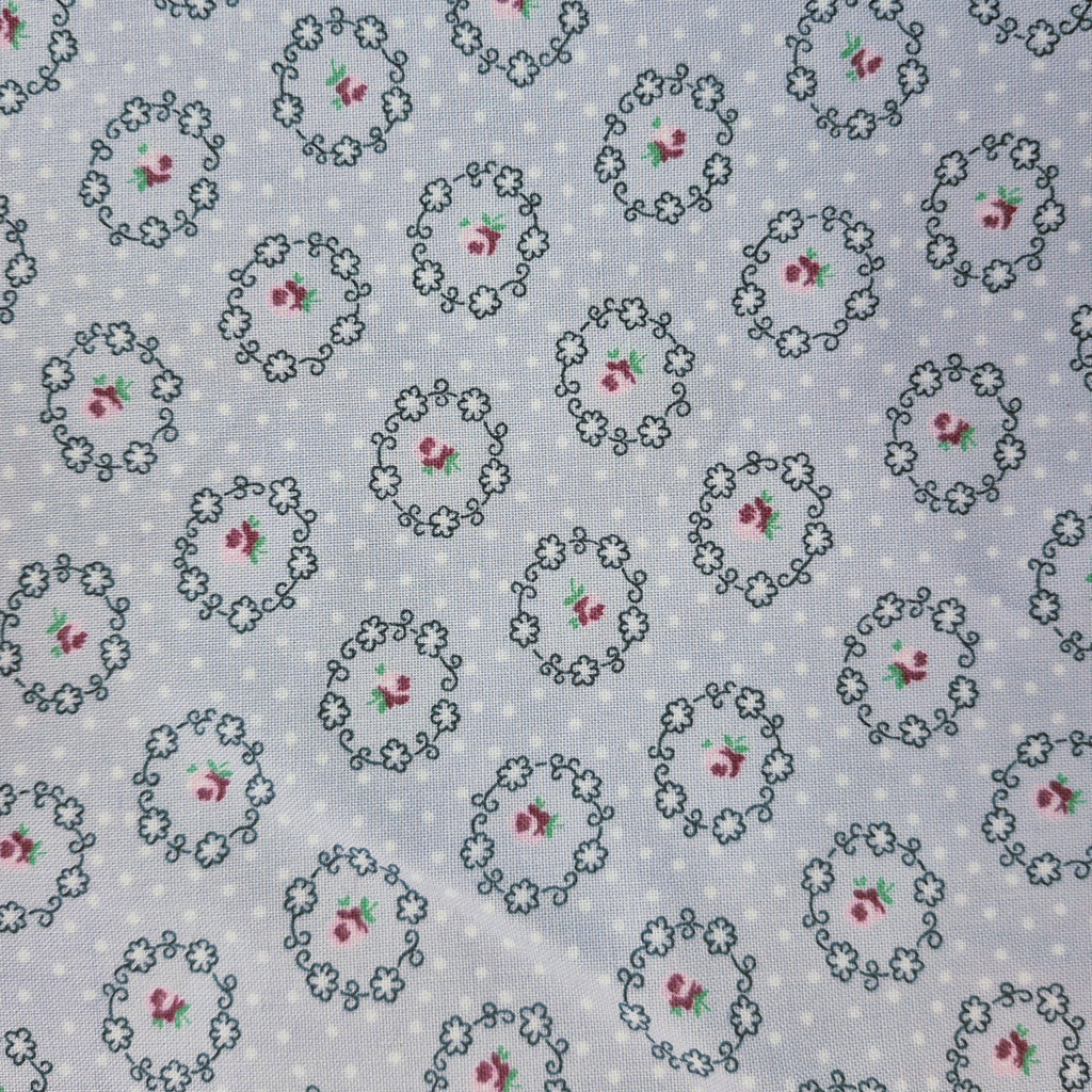 Scalloped  Floral  Bib